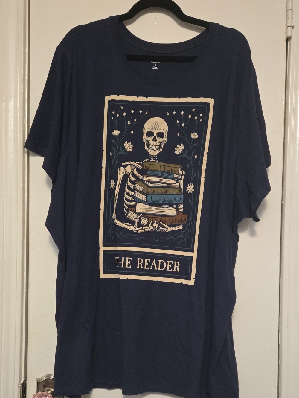 NWOT torrid Navy Graphic 'The Reader' Skeleton Tee